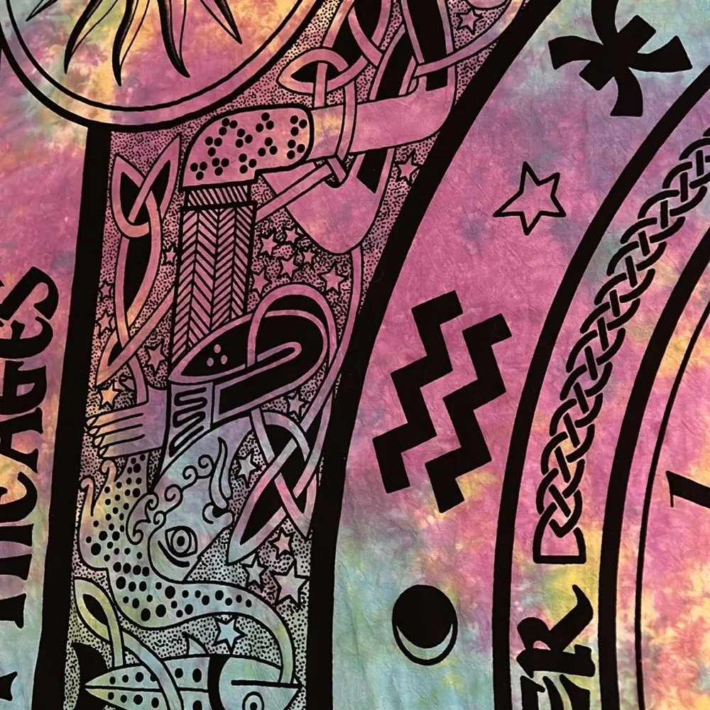 🌞Wall tapestry. Top to Earthbound Trading Co. From India. LIGHT STRIP INCLUDED!!